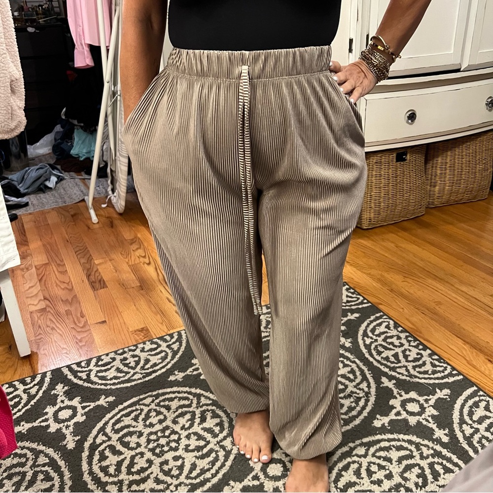 Plisse pants